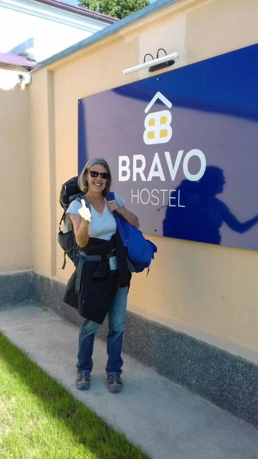 Hostel Bravo Fargʻona Buitenkant foto